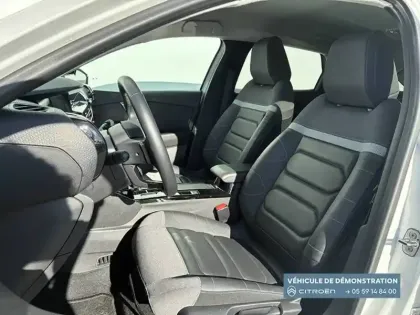 Photo 31 Citroën C4 e- 136 ch Automatique