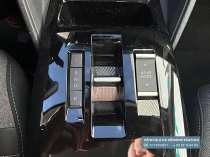 Photo 57 Citroën C4 e- 136 ch Automatique