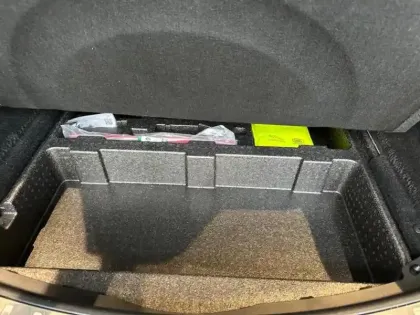 Photo 28 Jaguar E-Pace  P200 FlexFuel MHEV 200ch R-Dynamic SE