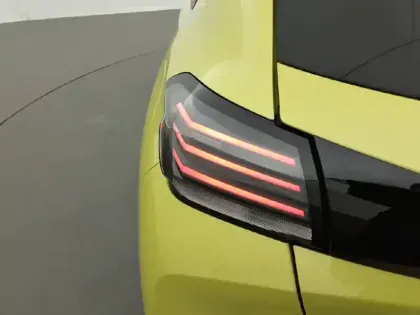 Photo 43 Peugeot 208  PureTech 100 S&S BVM6