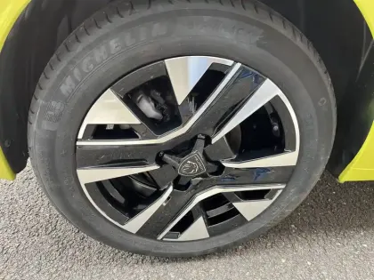 Photo 14 Peugeot 208  PureTech 100 S&S BVM6