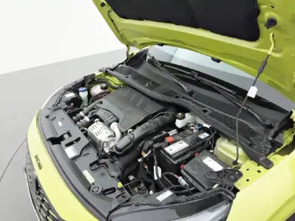 Photo 41 Peugeot 208  PureTech 100 S&S BVM6