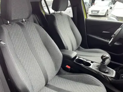 Photo 13 Peugeot 208  PureTech 100 S&S BVM6