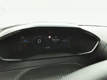 Photo 36 Peugeot 208  PureTech 100 S&S BVM6