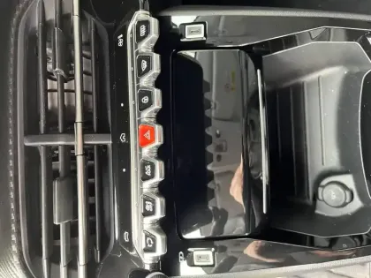 Photo 17 Peugeot 208  PureTech 100 S&S BVM6