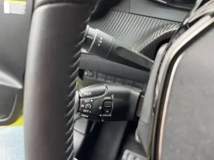 Photo 16 Peugeot 208  PureTech 100 S&S BVM6