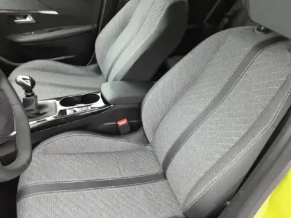 Photo 37 Peugeot 208  PureTech 100 S&S BVM6