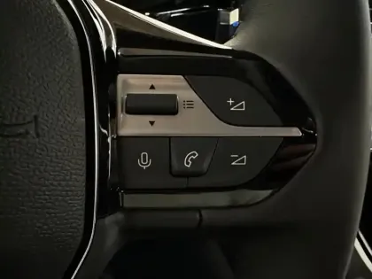 Photo 14 Peugeot 308  SW e- 156ch Allure