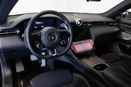 Photo 32 Maserati Granturismo  560 kW 750 ch