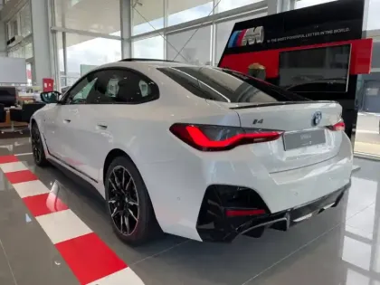 Photo 5 BMW I4  M50 544ch