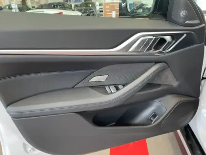 Photo 13 BMW I4  M50 544ch