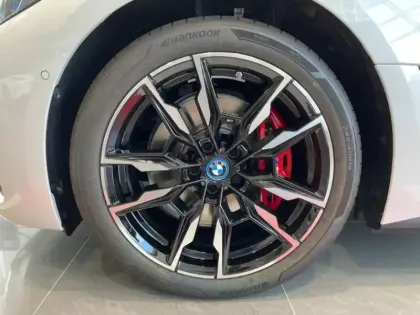 Photo 6 BMW I4  M50 544ch