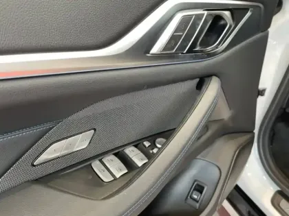 Photo 14 BMW I4  M50 544ch