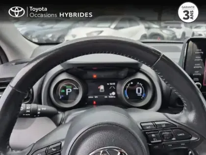 Photo 12 Toyota Yaris  116h Design 5p