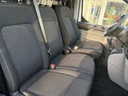 Photo 10 Ford Custom Gén. II Ph1 Trend 1