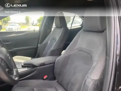 Photo 10 Lexus UX  300e Pack