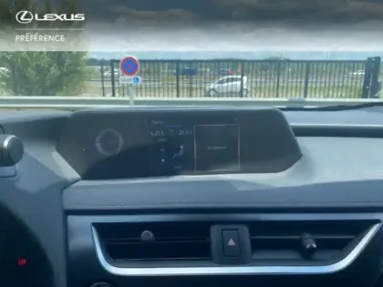 Photo 14 Lexus UX  300e Pack