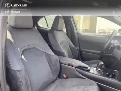 Photo 5 Lexus UX  300e Pack