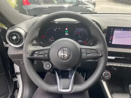 Photo 14 Alfa Romeo Tonale  1.3 PHEV 280ch Sprint AT6 e-Q4