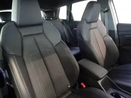 Photo 6 Audi Q4  e-tron 50 quattro 299 ch 82 kW