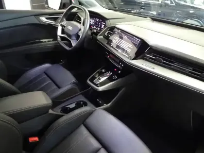 Photo 5 Audi Q4  e-tron 50 quattro 299 ch 82 kW