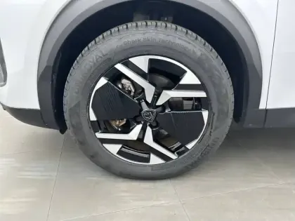 Photo 32 Peugeot 2008  Electrique 54 kWh 156 ch