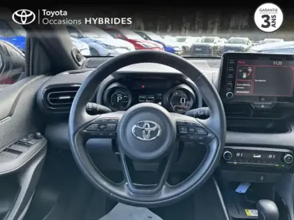 Photo 14 Toyota Yaris  116h Première 5p