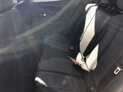 Photo 31 Peugeot 2008  Hybrid 136 e-DCS6