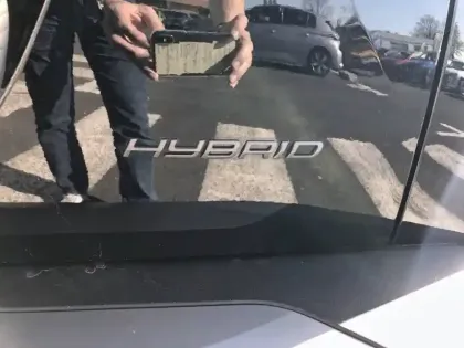 Photo 38 Peugeot 2008  Hybrid 136 e-DCS6