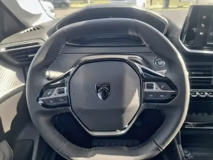 Photo 33 Peugeot 208  Electrique 50 kWh 136ch