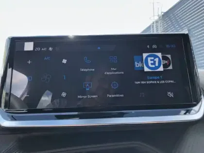 Photo 34 Peugeot 2008  Hybrid 136 e-DCS6