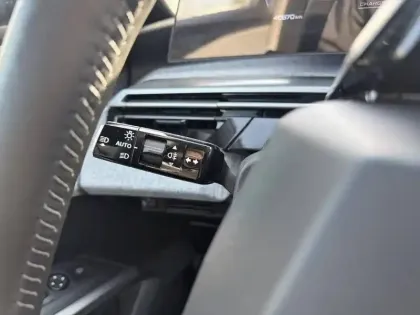 Photo 18 Peugeot 3008  Hybrid 136 e-DCS6