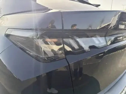 Photo 16 Peugeot 3008  Hybrid 136 e-DCS6