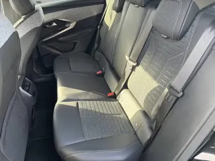 Photo 11 Peugeot 3008  Hybrid 136 e-DCS6