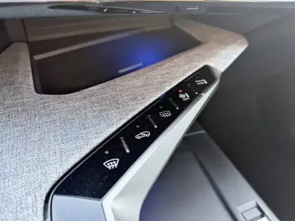 Photo 23 Peugeot 3008  Hybrid 136 e-DCS6