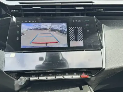 Photo 20 Peugeot 308  SW BlueHDi 130ch S&S EAT8