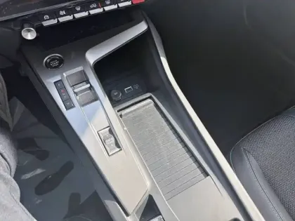 Photo 29 Peugeot 308  SW BlueHDi 130ch S&S EAT8