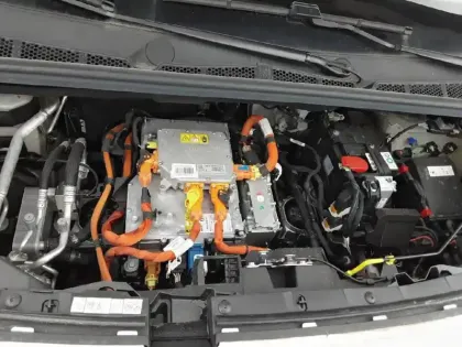Photo 47 Peugeot Partner E- FOURGON M 800 KG 136 CH BATTERIE 51 KWH
