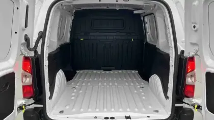 Photo 64 Peugeot Partner E- FOURGON M 800 KG 136 CH BATTERIE 51 KWH