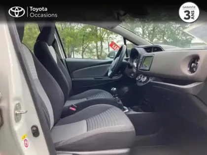 Photo 5 Toyota Yaris  110 VVT-i France Connect 5p RC19