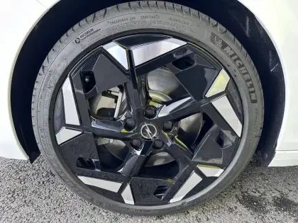 Photo 17 Opel Astra  Hybrid Rechargeable 225 ch BVA8