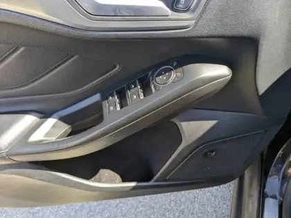 Photo 9 Ford Focus  Active 2.0 EcoBlue 150ch Active Vignale BVA