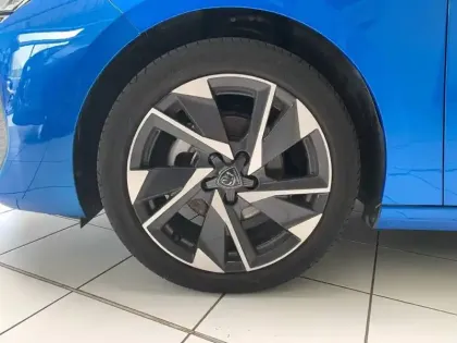 Photo 34 Peugeot 308  PureTech 130ch S&S BVM6