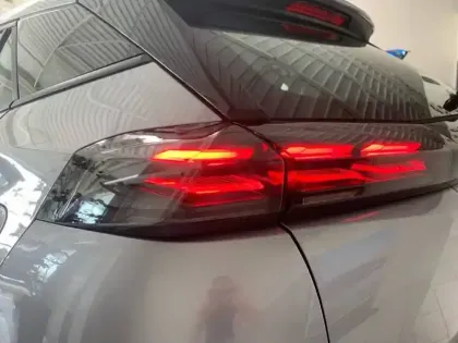 Photo 38 Peugeot 2008  PureTech 100 S&S BVM6