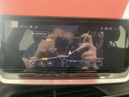 Photo 39 Peugeot 2008  PureTech 100 S&S BVM6