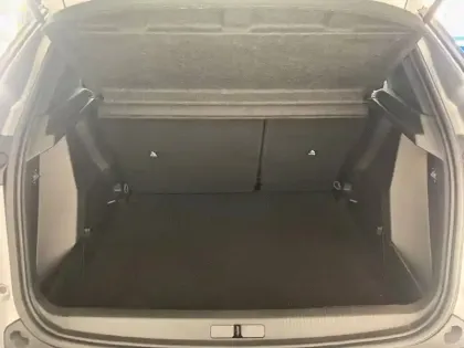 Photo 27 Peugeot 2008  PureTech 100 S&S BVM6