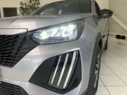 Photo 37 Peugeot 2008  PureTech 100 S&S BVM6