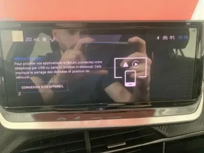 Photo 40 Peugeot 2008  PureTech 100 S&S BVM6