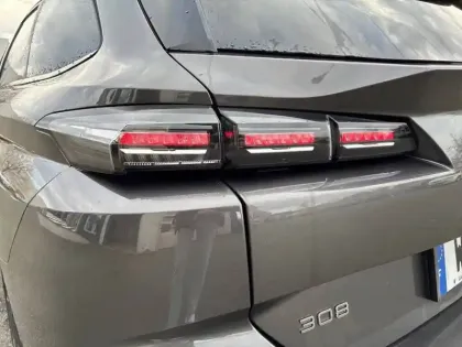 Photo 16 Peugeot 308  SW PureTech 130ch S&S EAT8