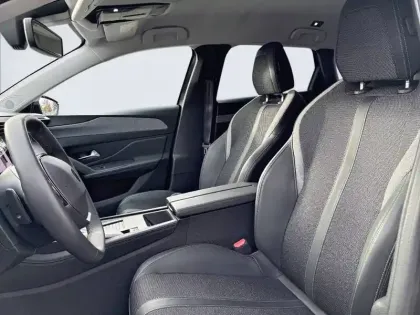 Photo 10 Peugeot 308  SW PureTech 130ch S&S EAT8